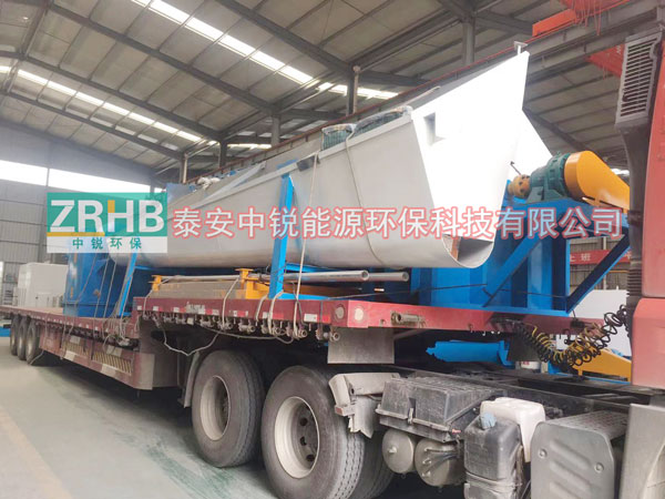 新疆喀什砂石分離機及倉頂除塵器發貨現場